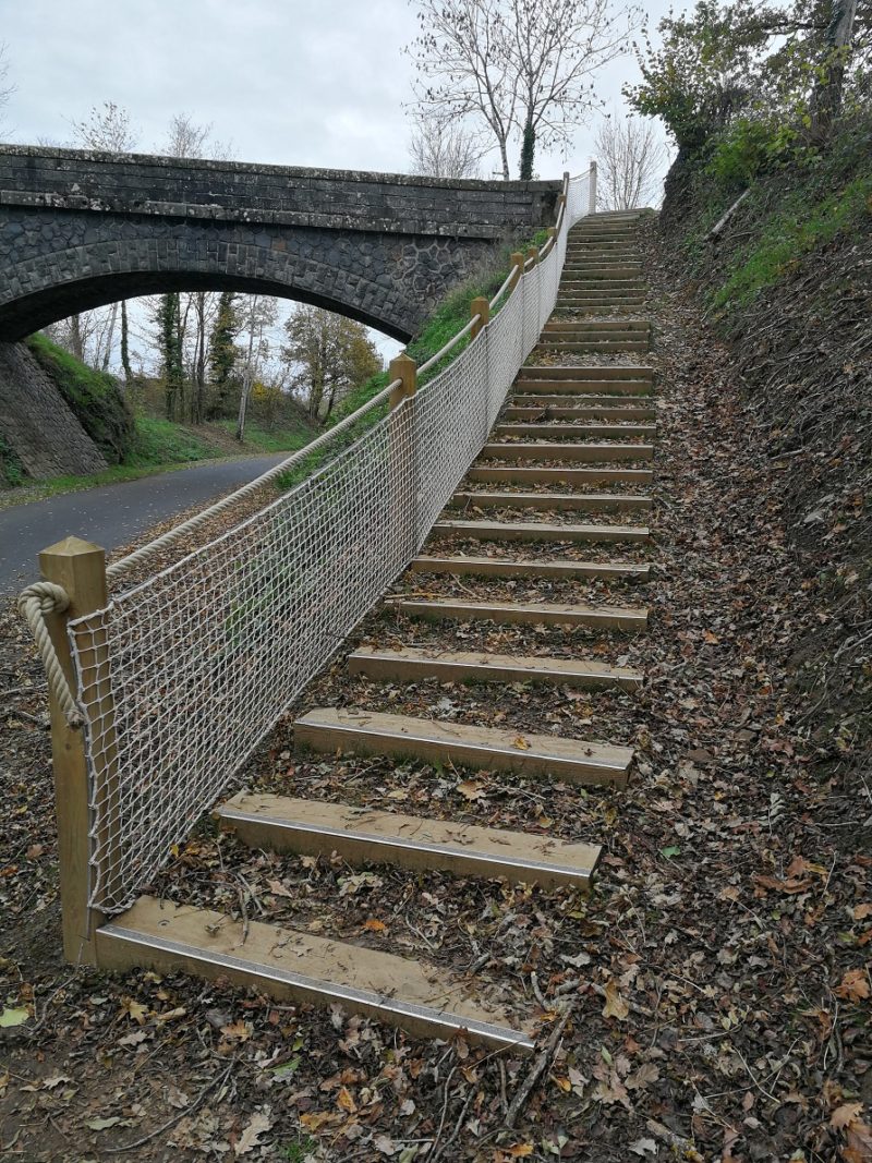 escalier bois voie verte terminé la charmille mauriac